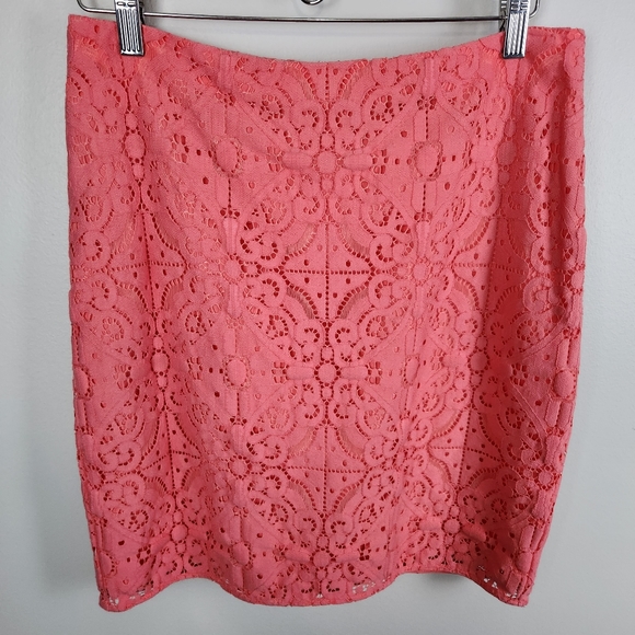 Banana Republic Dresses & Skirts - EUC Banana Republic Spring Summer Peach Pink Lace Pencil Skirt Size 6